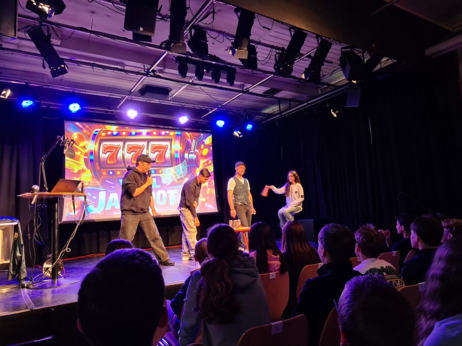Theaterbesuch der S1b und R1b