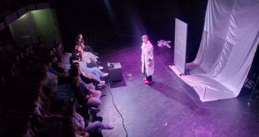 Theaterbesuch - Die letzte Geschichte der Menschheit