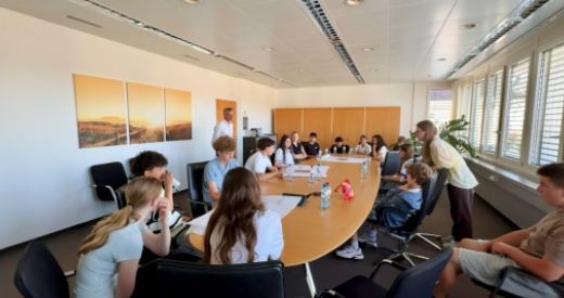 Jugendparlament zu Gast im Gemeindehaus
